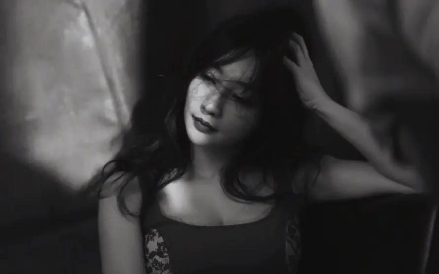 4k优雅壁纸 - 光影 - 复古 - 女性「哲风壁纸」