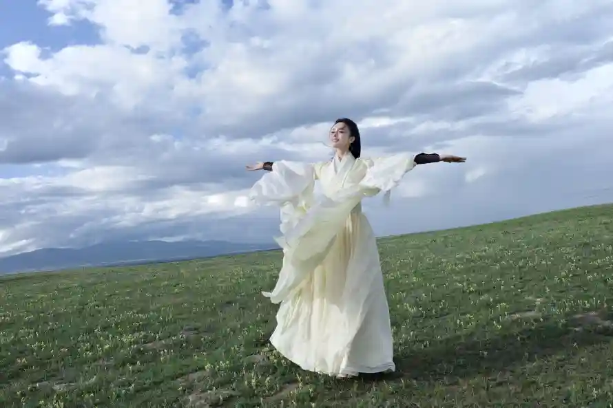 4k云朵壁纸 - 天空 - 安逸 - 山脉「哲风壁纸」