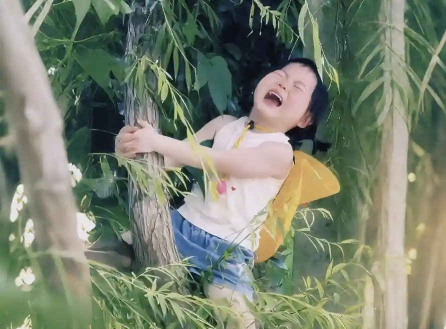 4k儿童壁纸 - 户外 - 林间 - 柳树「哲风壁纸」