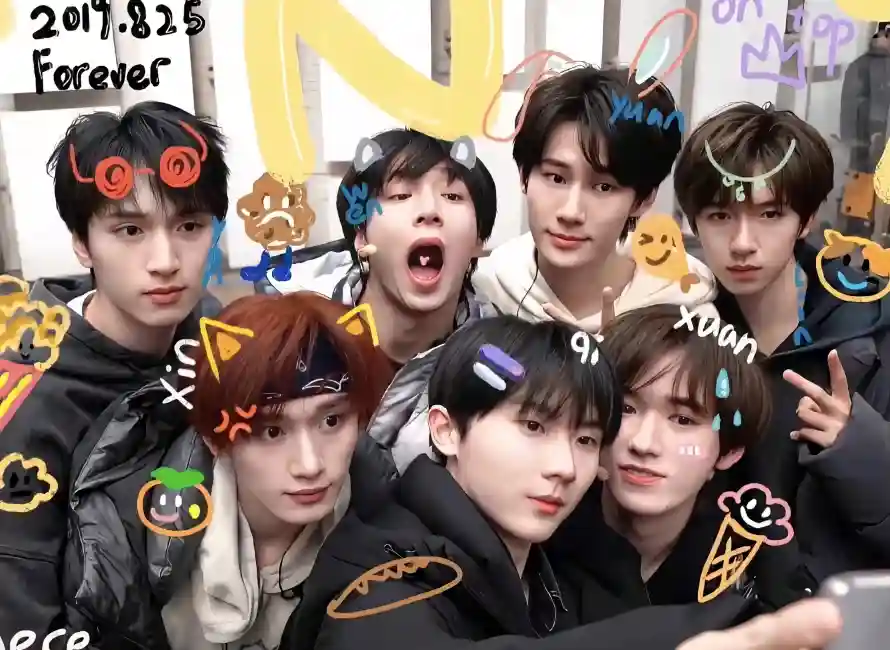 2k自拍壁纸-团体照壁纸和偶像团体-卡通表情「哲风壁纸」