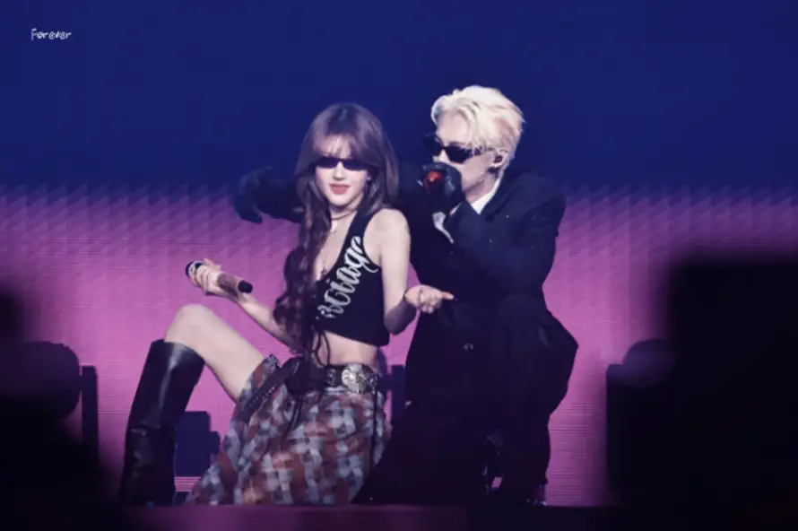 4k歌手壁纸 - 长靴 - 格子裙 - 王鹤棣「哲风壁纸」