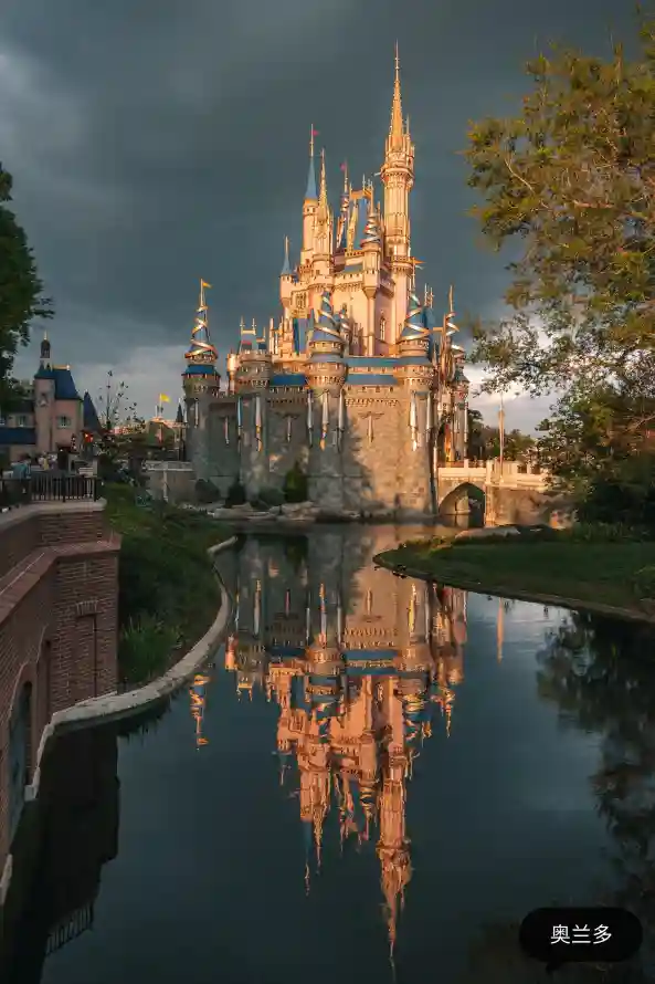 4k乌云壁纸 - 乐园 - 地标 - 城市「哲风壁纸」