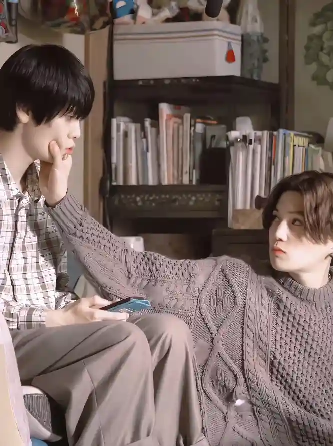 4k书架壁纸 - 互动 - 日剧 - 清居奏「哲风壁纸」