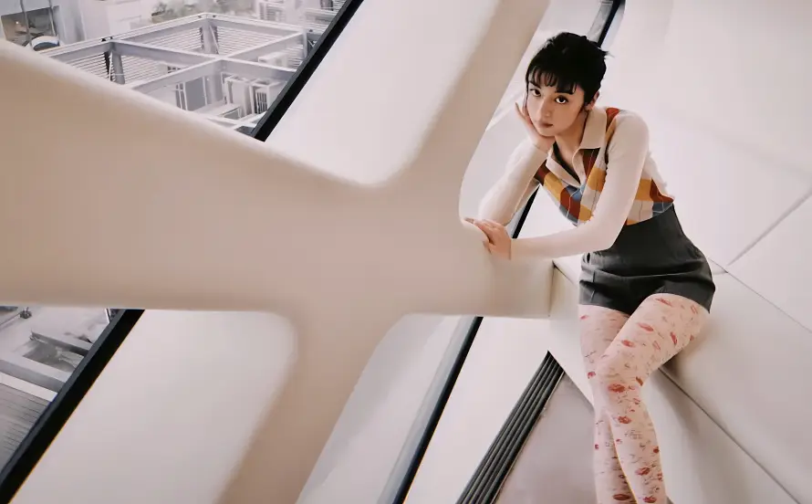 4k模特壁纸 - 图案丝袜 - 城市景观 - 室内场景「哲风壁纸」