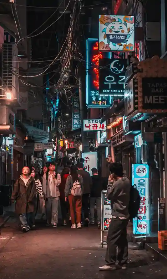 4k城市壁纸 - 夜晚 - 小巷 - 招牌「哲风壁纸」