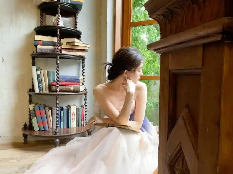 4k书架壁纸 - 书籍 - 室内 - 窗边「哲风壁纸」