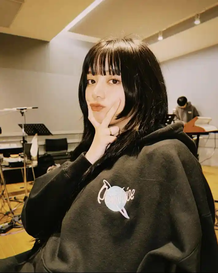 4k休闲壁纸 - 卫衣 - 可爱 - 室内「哲风壁纸」