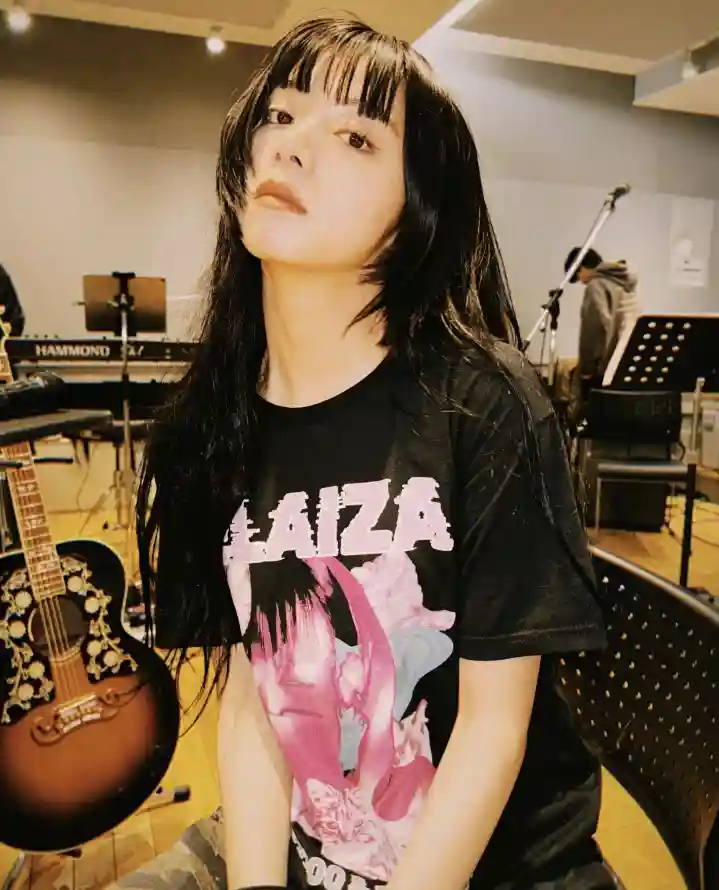 4k乐器壁纸 - 吉他 - 日系 - 美女「哲风壁纸」