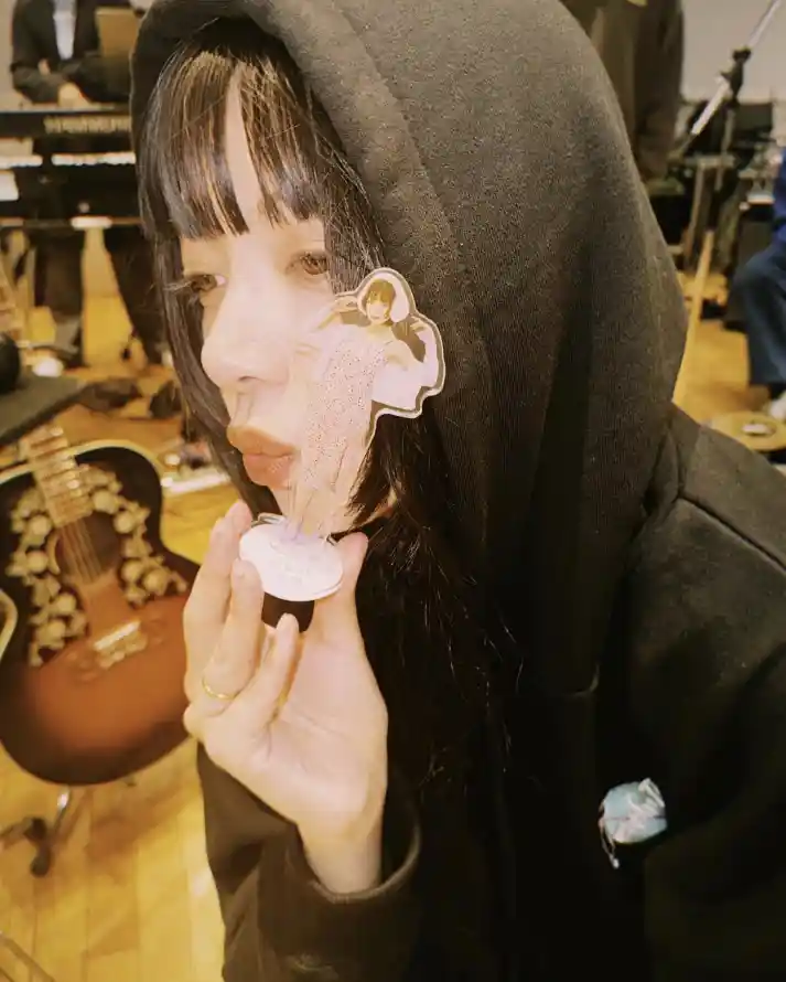 4k乐器壁纸 - 人像 - 休闲 - 吉他「哲风壁纸」