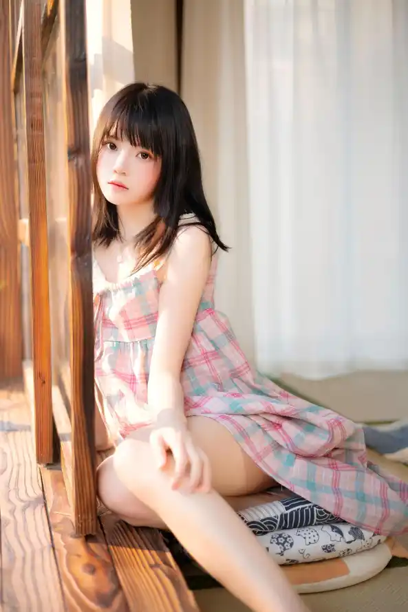 4k坐姿壁纸 - 室内 - 少女 - 日系「哲风壁纸」