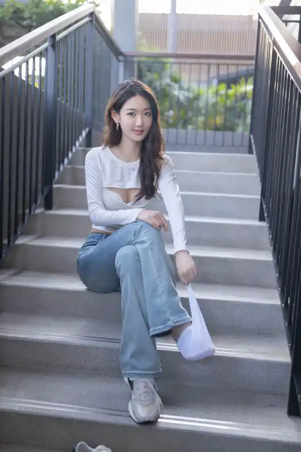 4k长发壁纸 - 户外 - 楼梯 - 阳光「哲风壁纸」