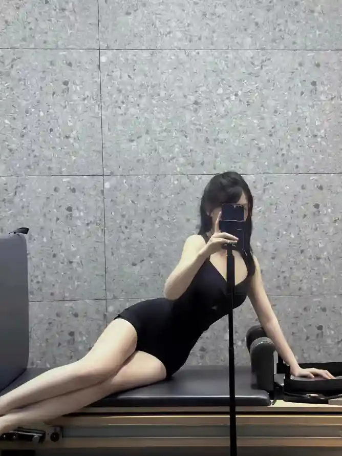 4k22壁纸 - 44 - 室内 - 自拍「哲风壁纸」