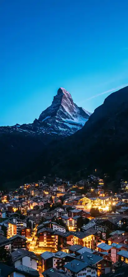 4k夜景壁纸 - 小镇 - 山峰 - 山脉「哲风壁纸」
