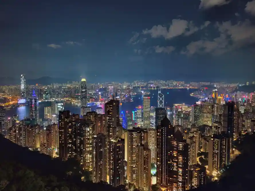 4k云朵壁纸 - 城市 - 壁纸 - 夜晚「哲风壁纸」