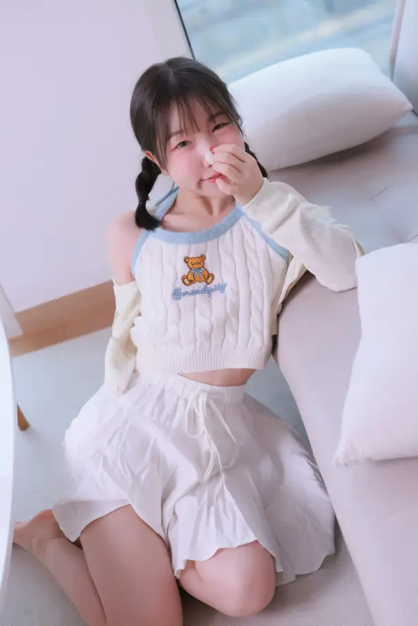 4k休闲壁纸 - 可爱 - 室内 - 少女「哲风壁纸」