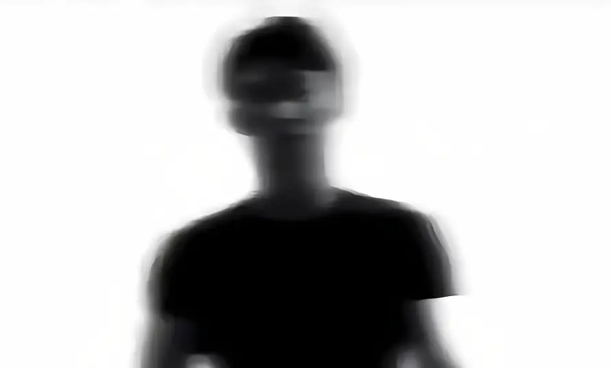 4k模糊感壁纸 - 黄金鱼 - 人像剪影 - 人物轮廓「哲风壁纸」