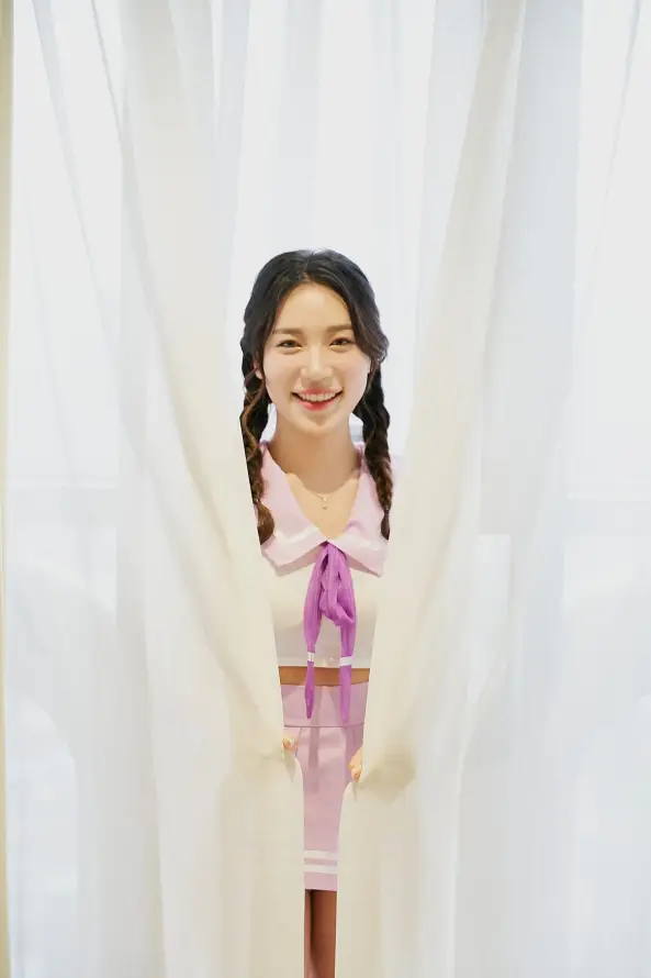 4k室内壁纸 - 少女 - 居家 - 微笑「哲风壁纸」