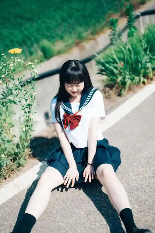 4k写真壁纸 - 坐姿 - 女生 - 户外「哲风壁纸」