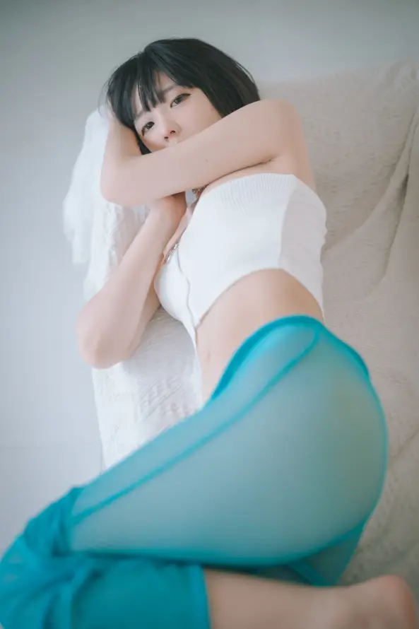 4k休闲壁纸 - 卧室 - 女生 - 室内「哲风壁纸」