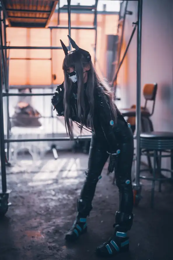 4k暗调壁纸 - 神秘 - 穿越 - 工业风「哲风壁纸」