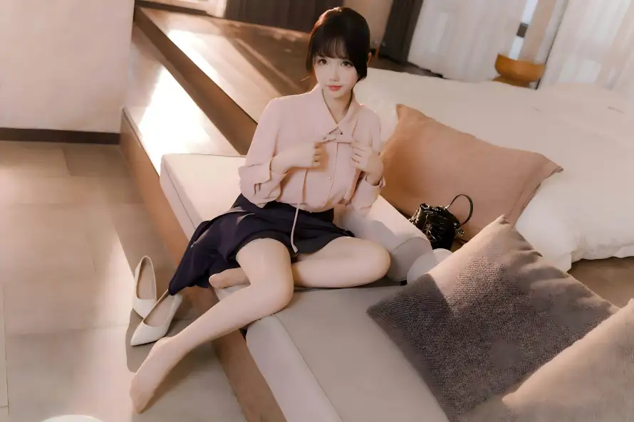 4k休闲壁纸 - 坐姿 - 室内 - 居家「哲风壁纸」