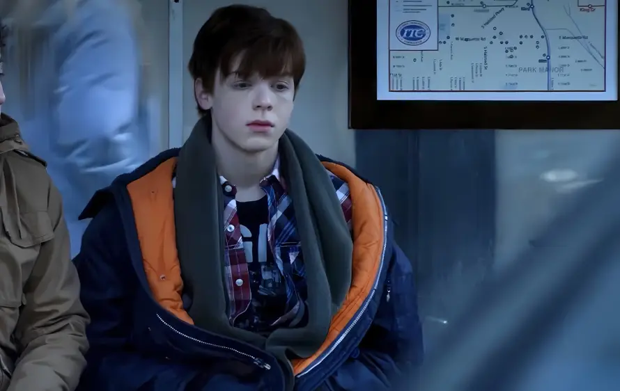 4k外套壁纸 - 地铁 - 少年 - 地图「哲风壁纸」