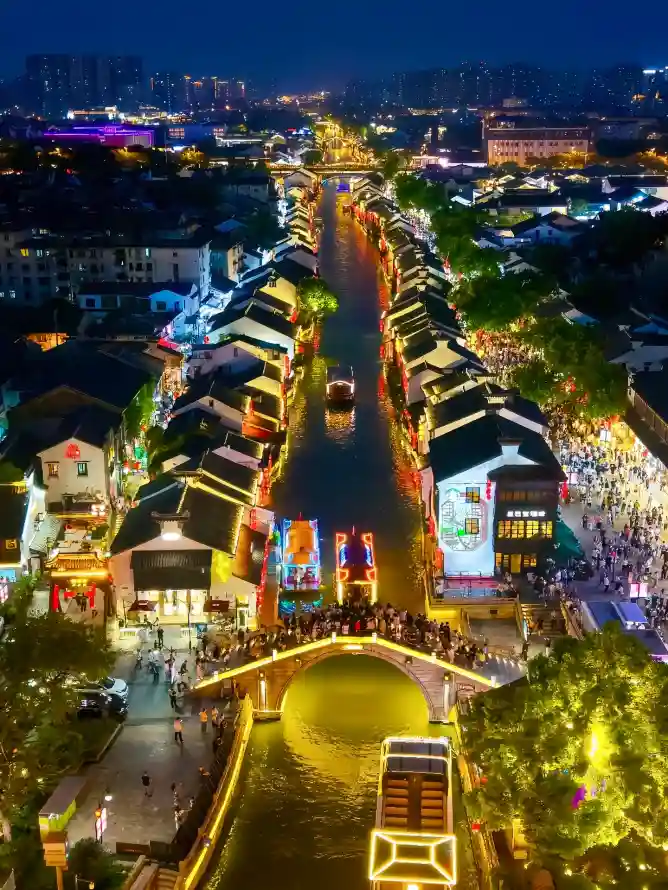 4k人群壁纸 - 夜景 - 拱桥 - 游船「哲风壁纸」