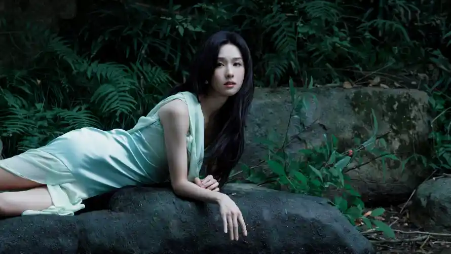 4k优雅壁纸 - 卧姿 - 岩石 - 户外「哲风壁纸」