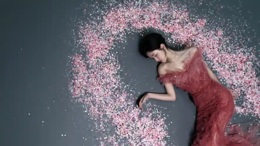 4k优雅壁纸 - 时尚 - 气质 - 躺姿「哲风壁纸」