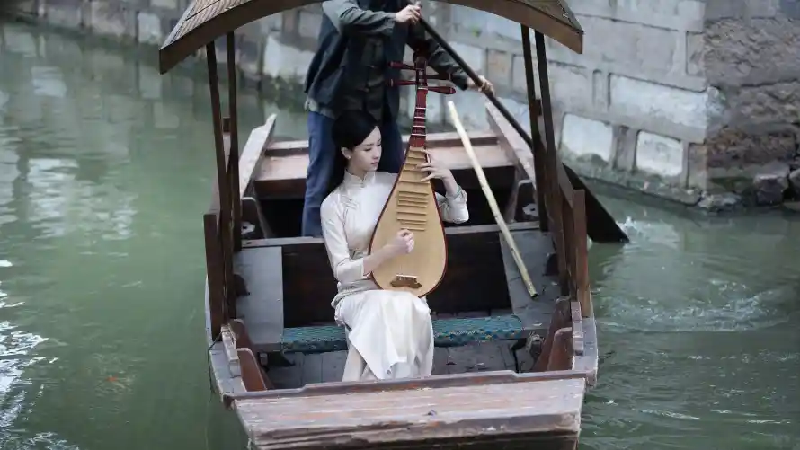 4k古墙壁纸 - 古装 - 孤舟 - 水乡「哲风壁纸」