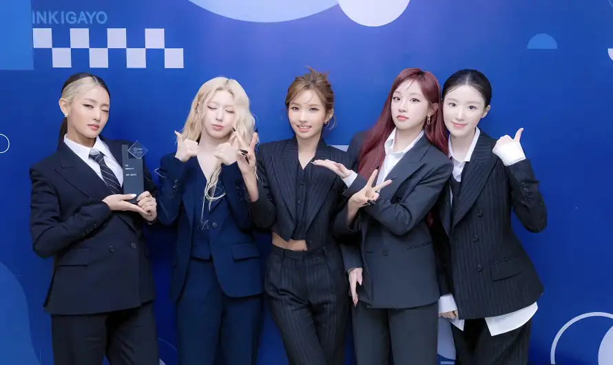 4k合影壁纸 - 手势 - 时尚 - 西装「哲风壁纸」