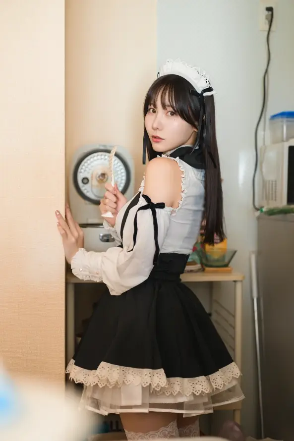 4k冰箱壁纸 - 可爱 - 室内 - 少女「哲风壁纸」