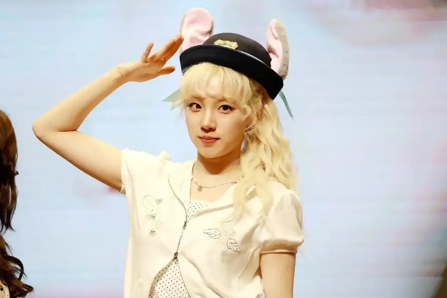 4k俏皮壁纸 - 偶像 - 可爱 - 手势「哲风壁纸」 4k俏皮壁纸 - 偶像 - 可爱 - 手势「哲风壁纸」