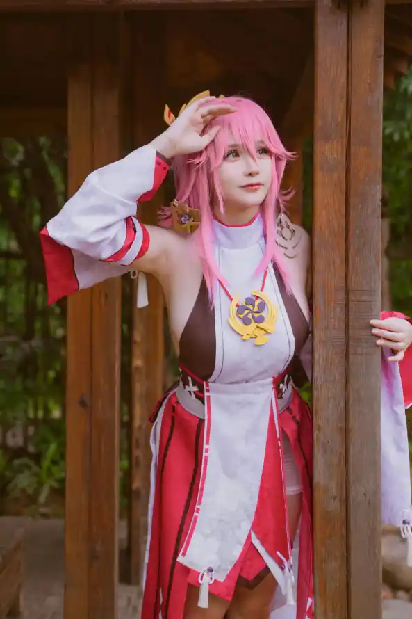 4k户外壁纸 - 粉色 - 动漫角色 - 木质结构「哲风壁纸」