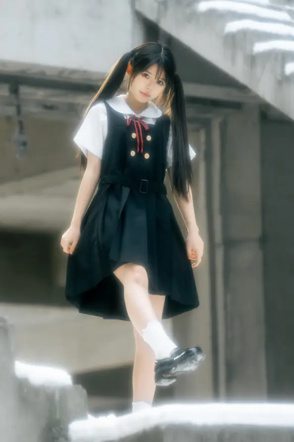 4k校服壁纸 - 下雪天 - 楼梯口 - 冬季雪景「哲风壁纸」