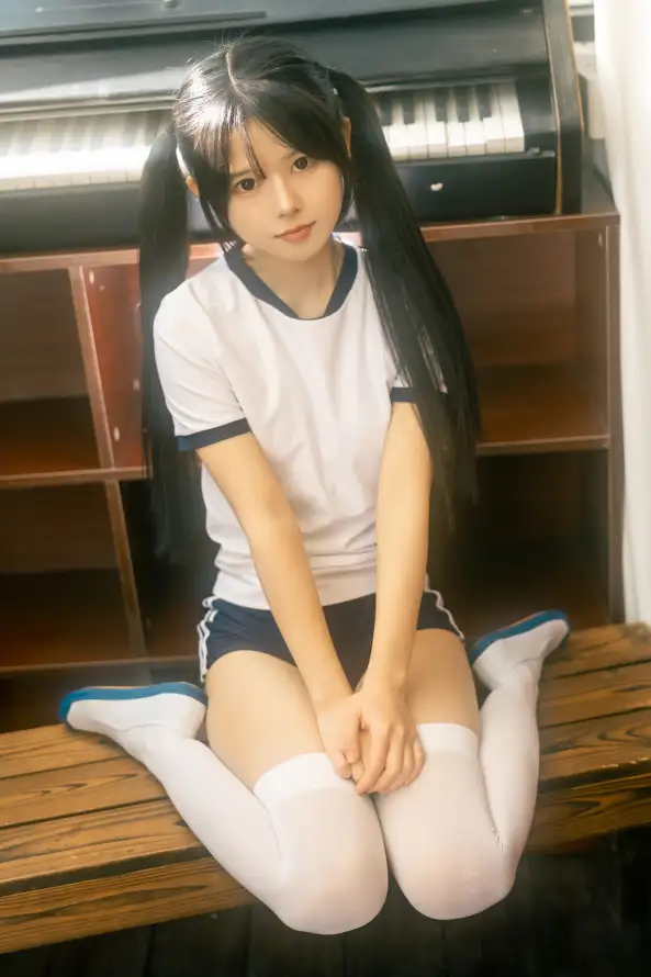 4k制服壁纸 - 学生 - 室内 - 少女「哲风壁纸」