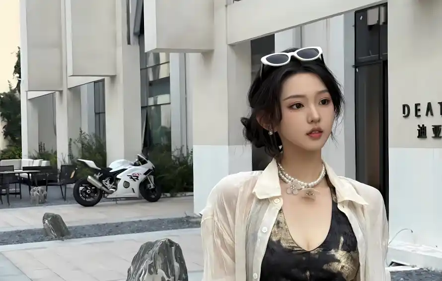 3k墨镜壁纸-李柯以和项链-壁纸推荐「哲风壁纸」