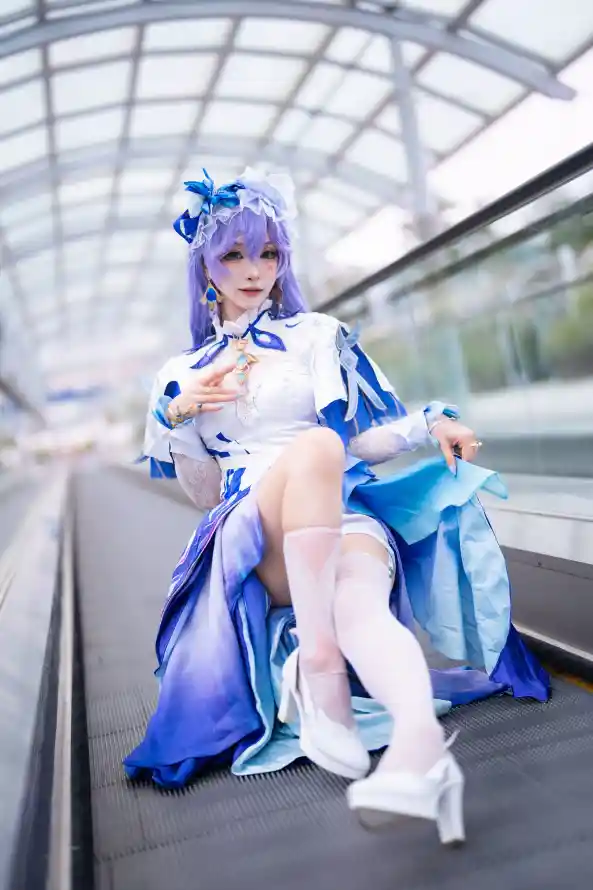 4k电梯壁纸 - 裙装 - 二次元 - 长筒袜「哲风壁纸」