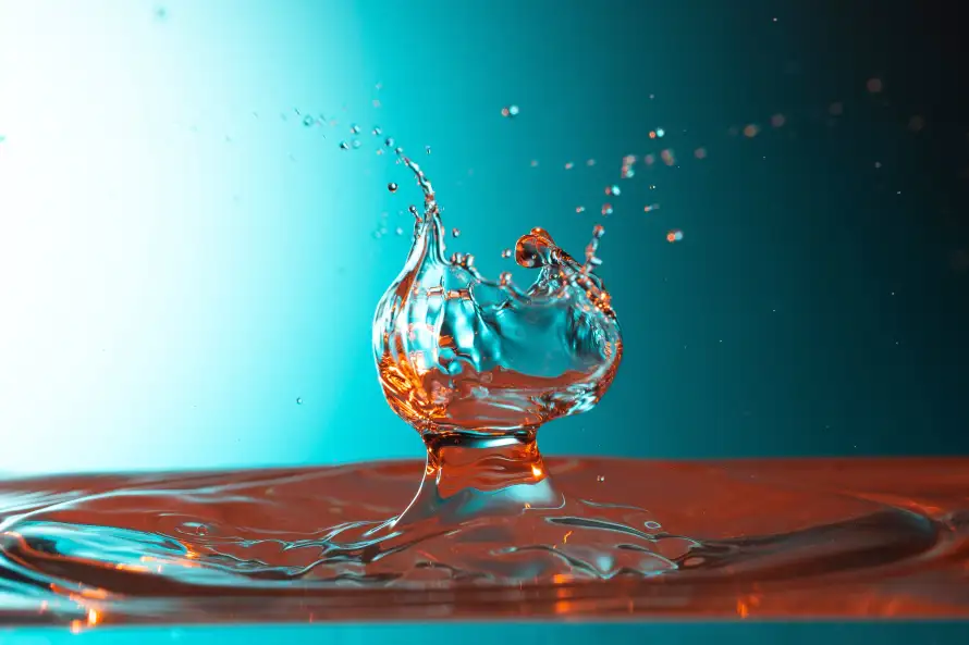 4k光影壁纸 - 水 - 微距 - 折射「哲风壁纸」