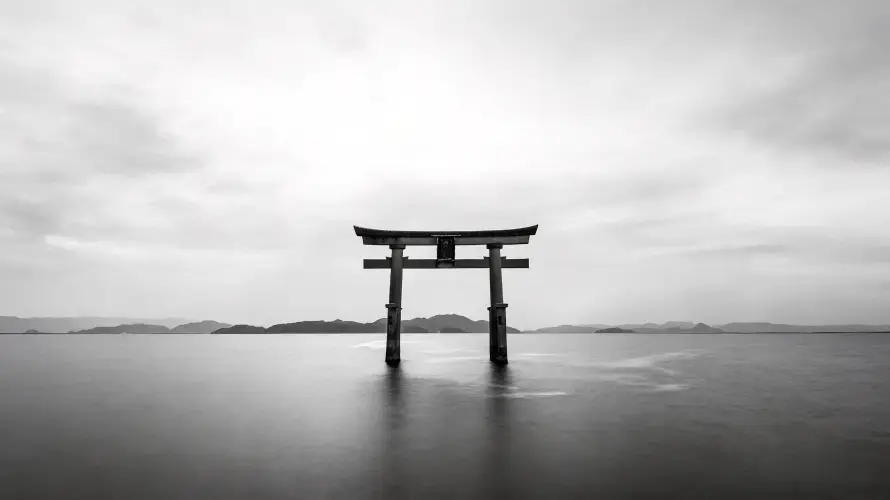 3k云层壁纸-灰白调和天空-平静水面热门的壁纸「哲风壁纸」