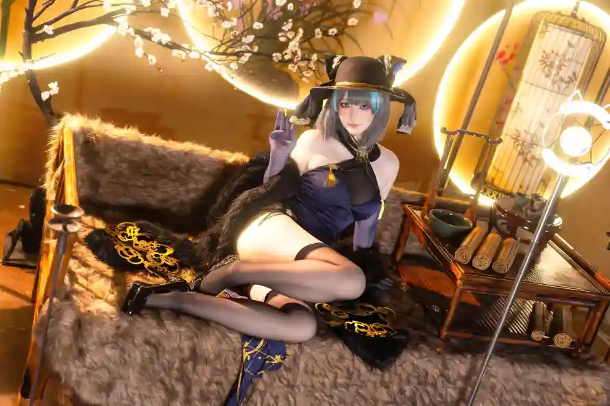 4k书架壁纸 - 帽子 - 暖光 - 武器「哲风壁纸」