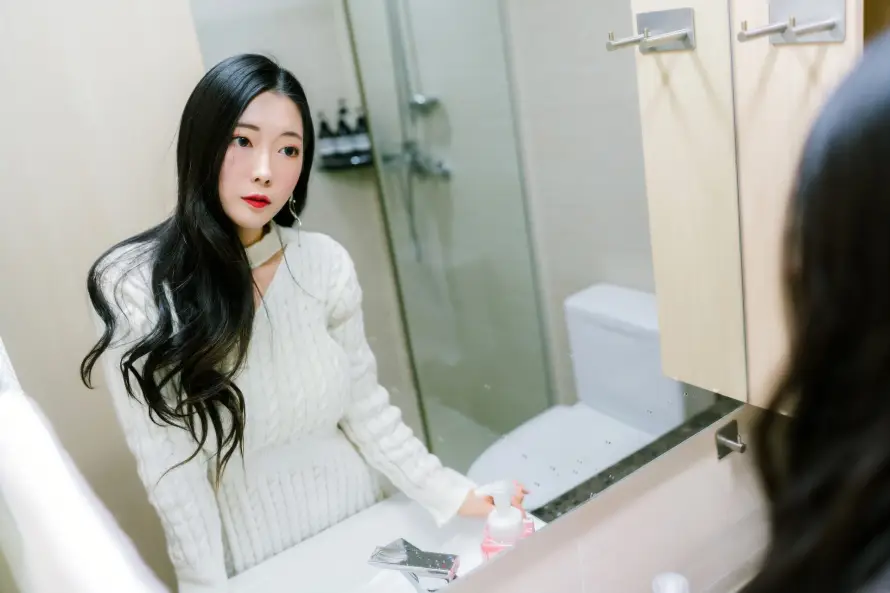 4k居家壁纸 - 浴室 - 白色 - 红唇「哲风壁纸」