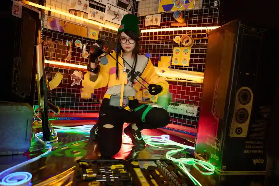 4k战士壁纸 - 未来 - 电竞风 - 破洞裤「哲风壁纸」