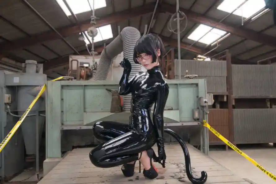 4k模特壁纸 - 皮衣 - 工业区 - 工业风「哲风壁纸」 4k模特壁纸 - 皮衣 - 工业区 - 工业风「哲风壁纸」