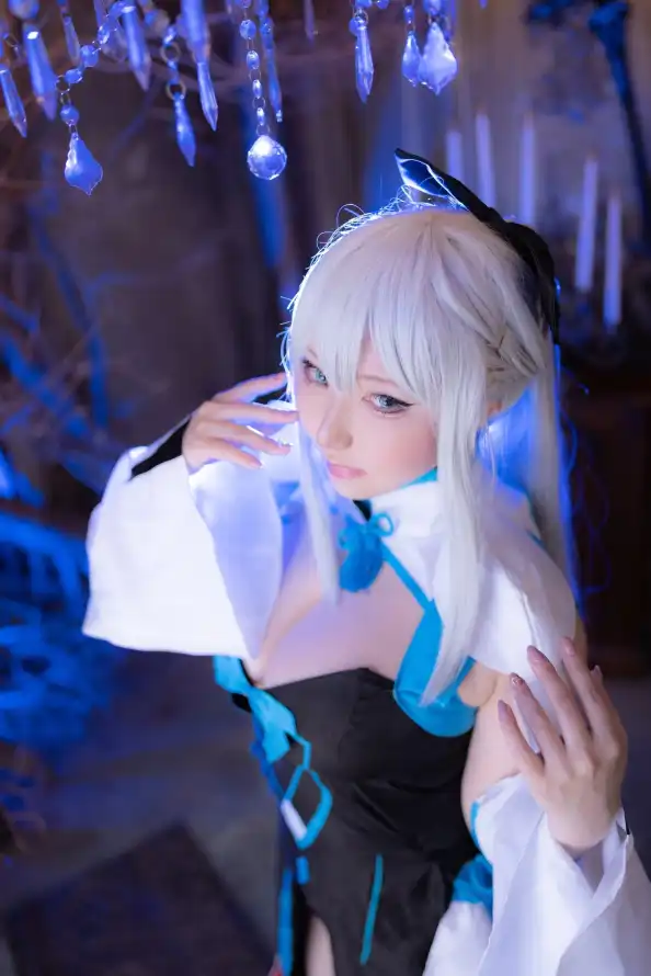 4k吊灯壁纸 - 夜景 - 蓝色 - 蜡烛「哲风壁纸」