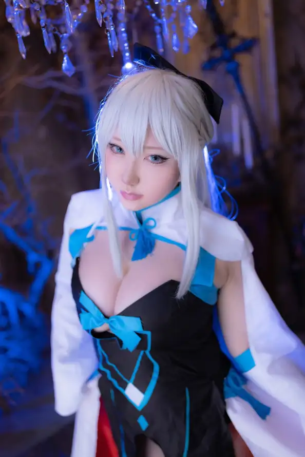 4k吊灯壁纸 - 性感 - 白发 - 蓝色「哲风壁纸」