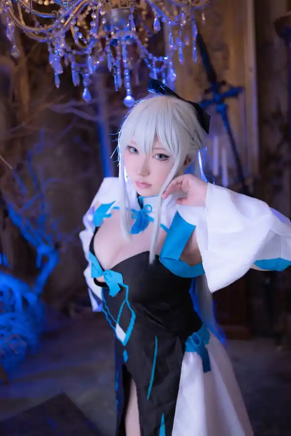 4k吊灯壁纸 - 蓝色 - 酒吧 - 动漫角色「哲风壁纸」