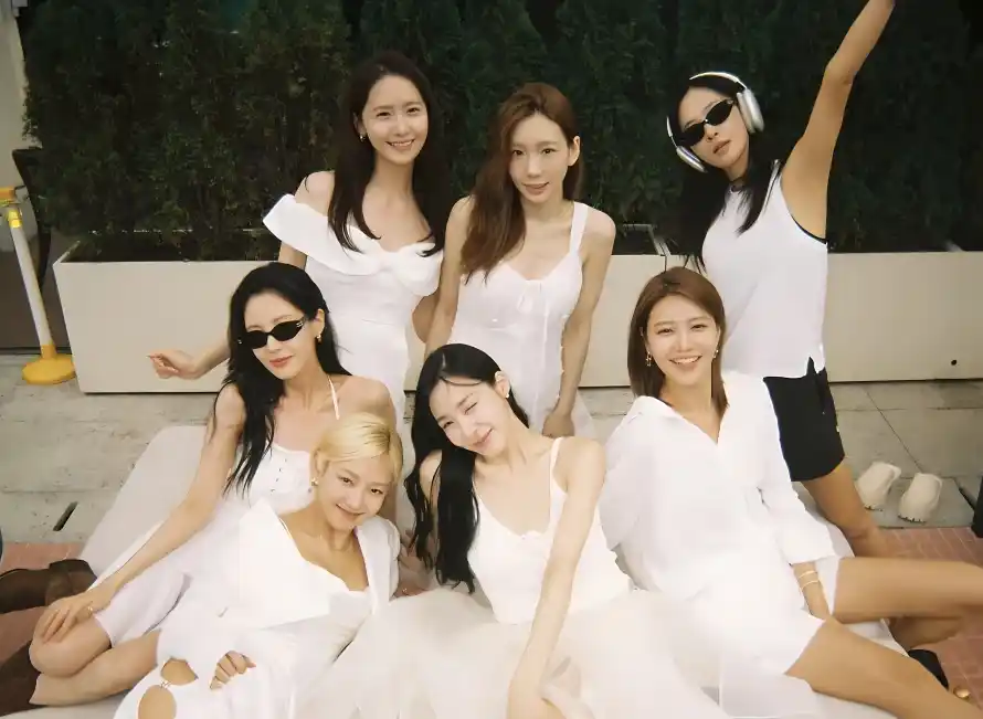 4k休闲穿搭壁纸 - 墨镜造型 - 夏日风格 - 女团成员「哲风壁纸」