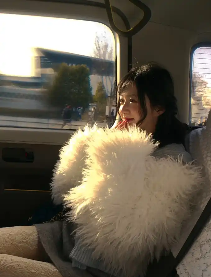 4k休闲壁纸 - 微笑 - 时尚 - 温暖「哲风壁纸」