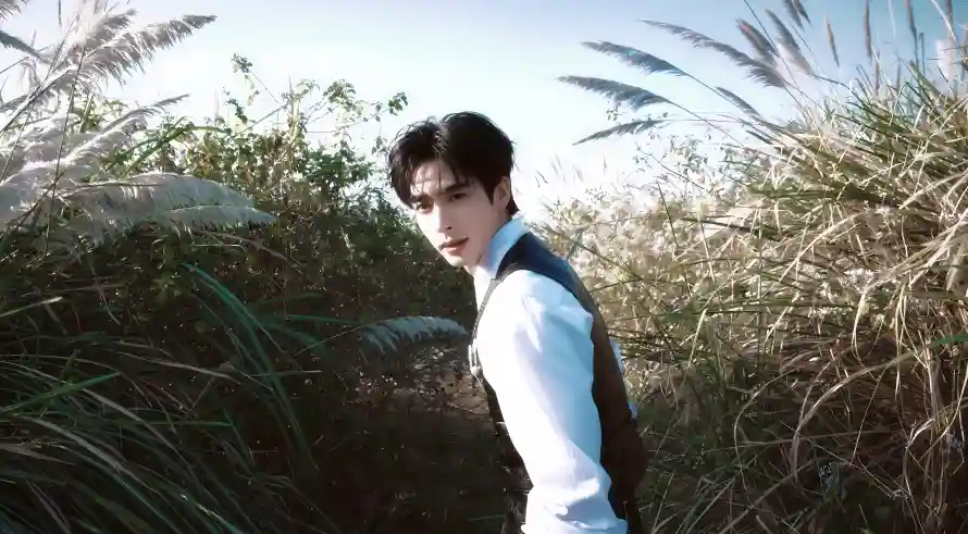 4k侧身壁纸 - 帅气 - 户外 - 时尚「哲风壁纸」